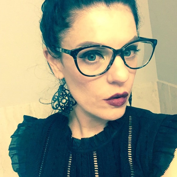 Meet your Posher, Jami - Picture 1 of 1